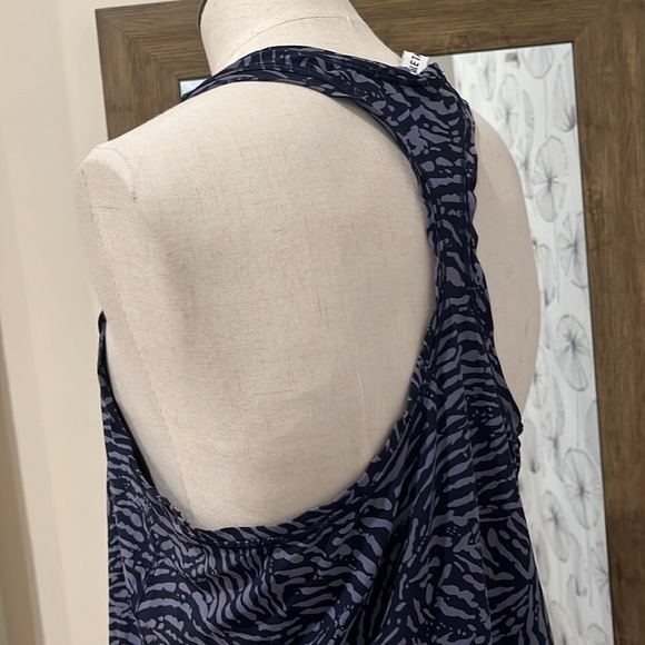 Athleta MT Navy Patterned Women's Top - Picture 2 of 2